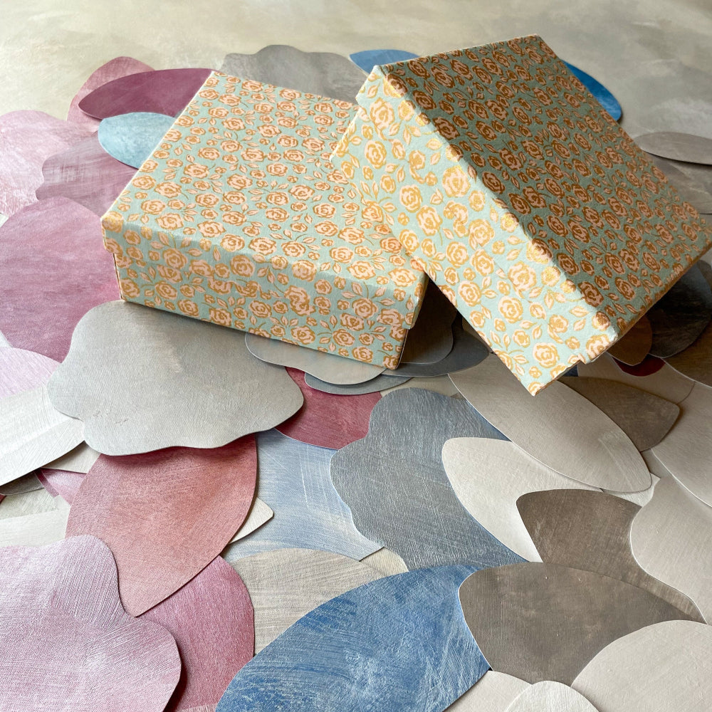 gavekort til vægdekoration fra tonka papers med smuk æske