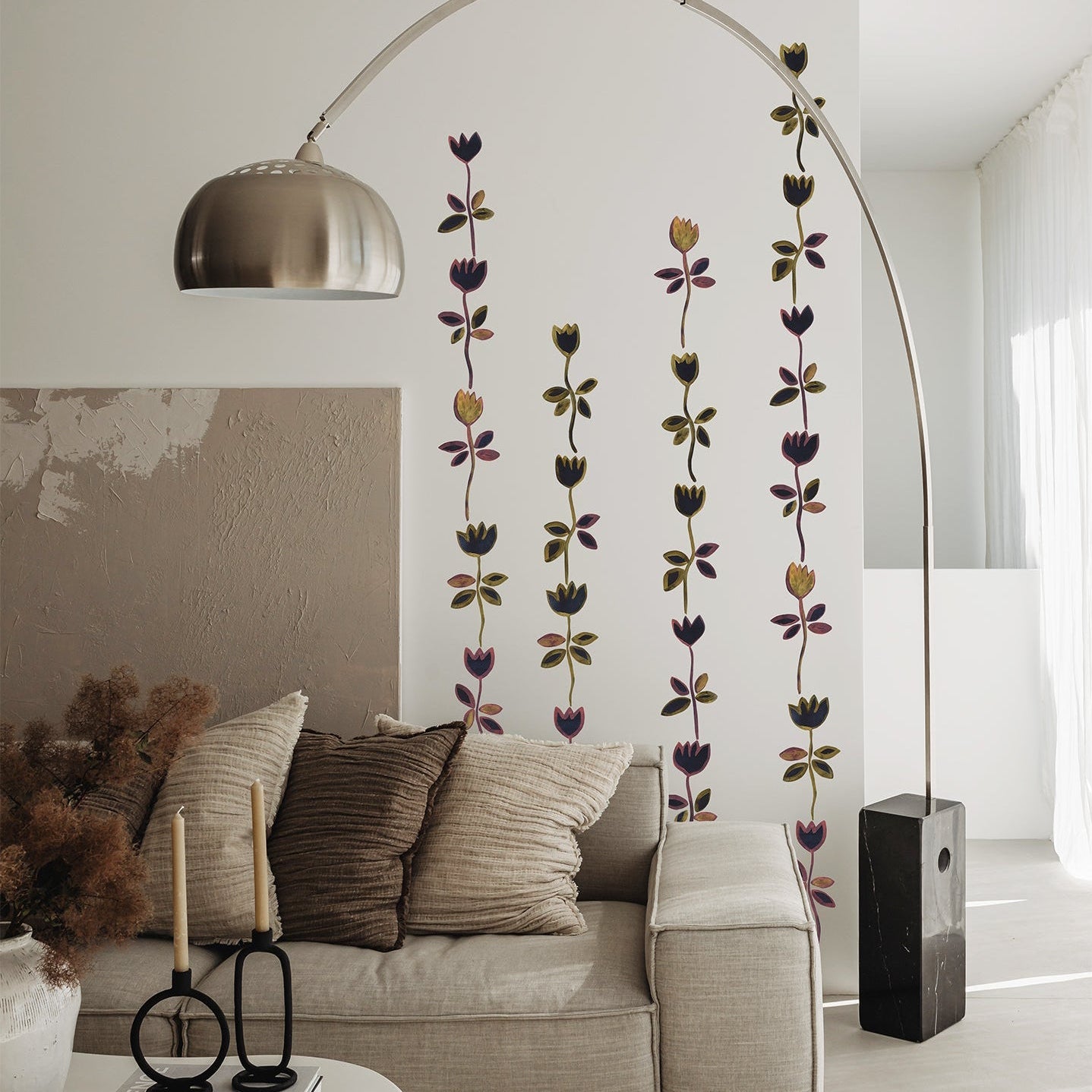 black and gold flower wallpaper border in living room