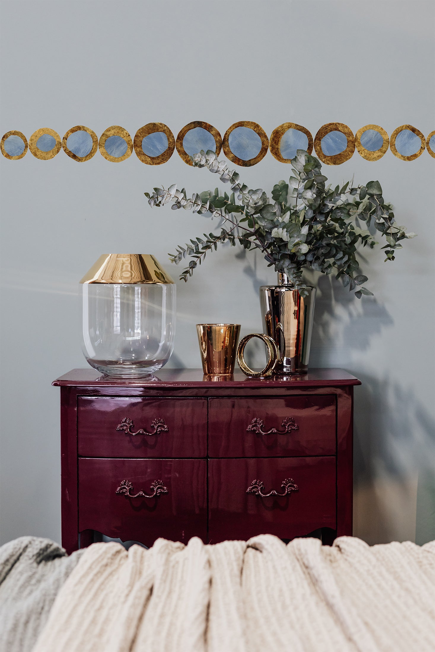 GOLD DOTS