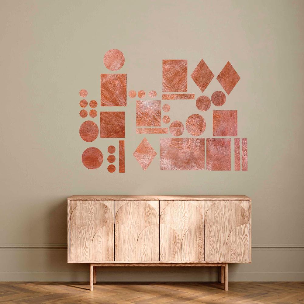 vægdekoration i gang med kobber tapet