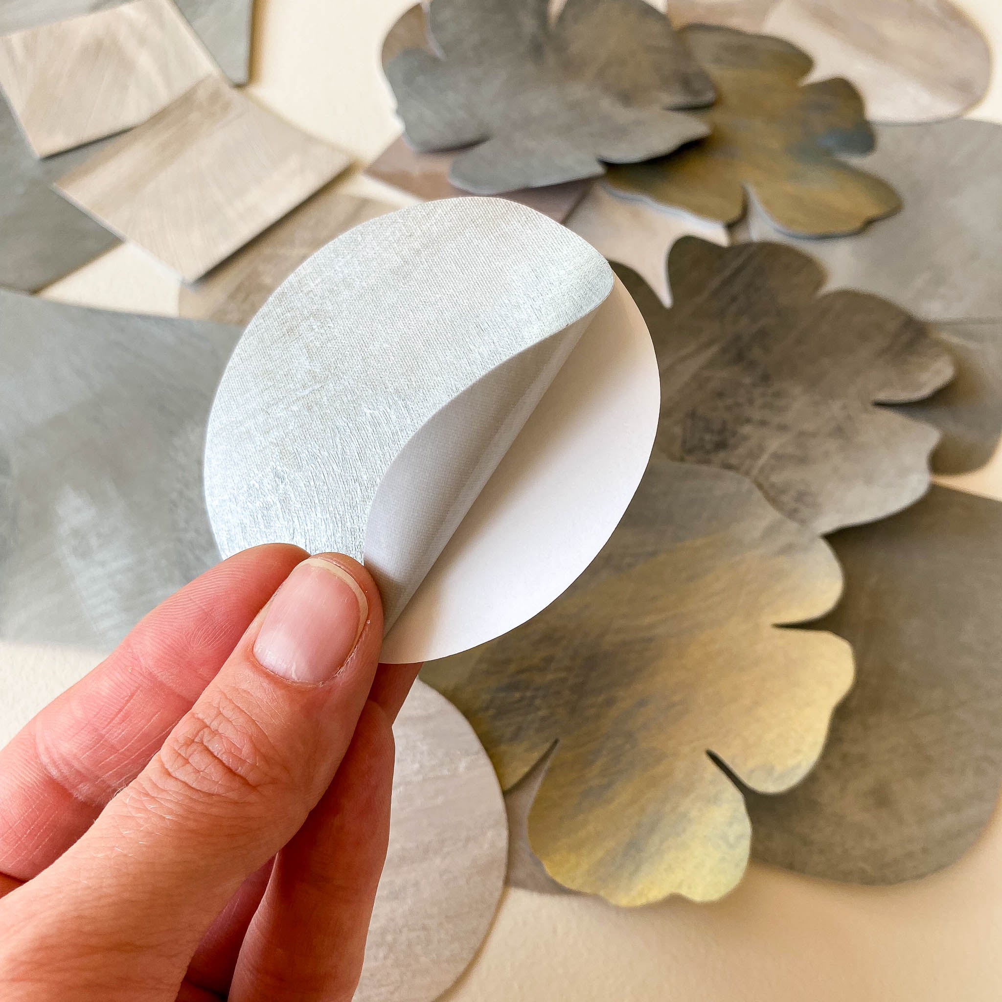 grå selvklæbende tapetbort