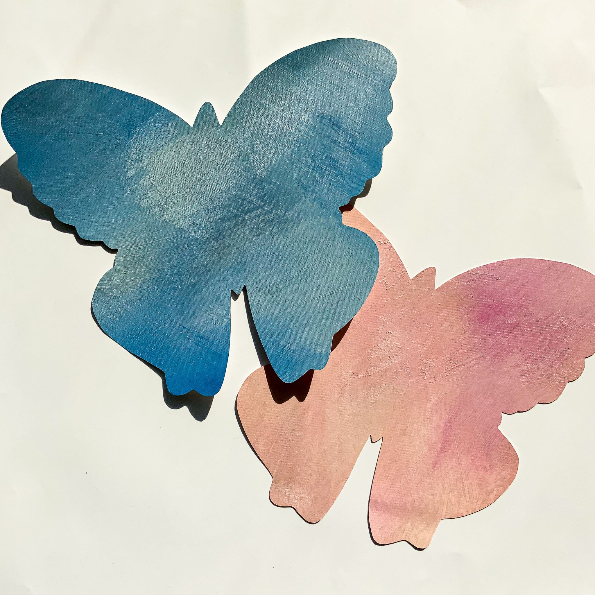 blå og pink sommerfugl wall sticker