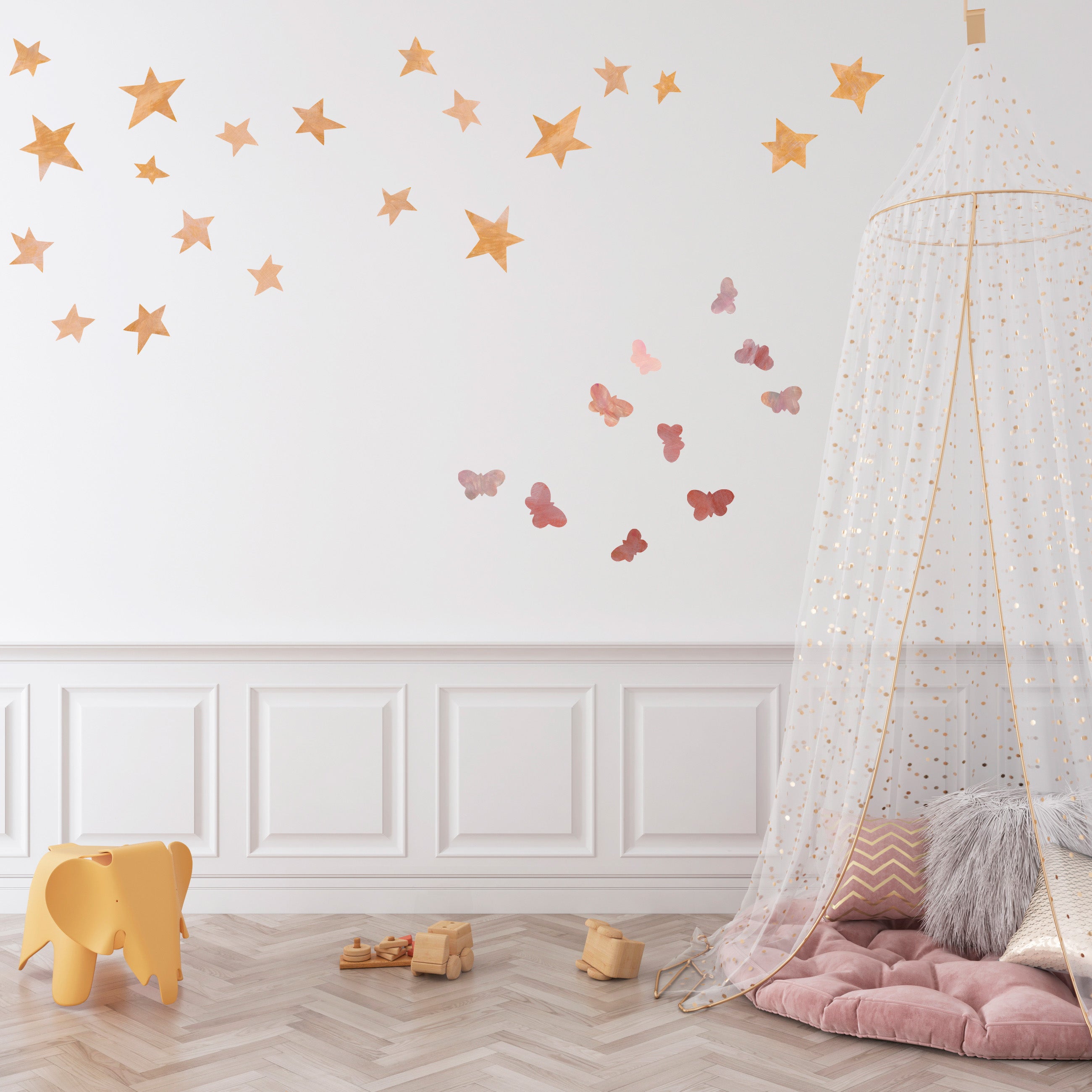 stjerner og sommerfugle wallstickers i børneværelse