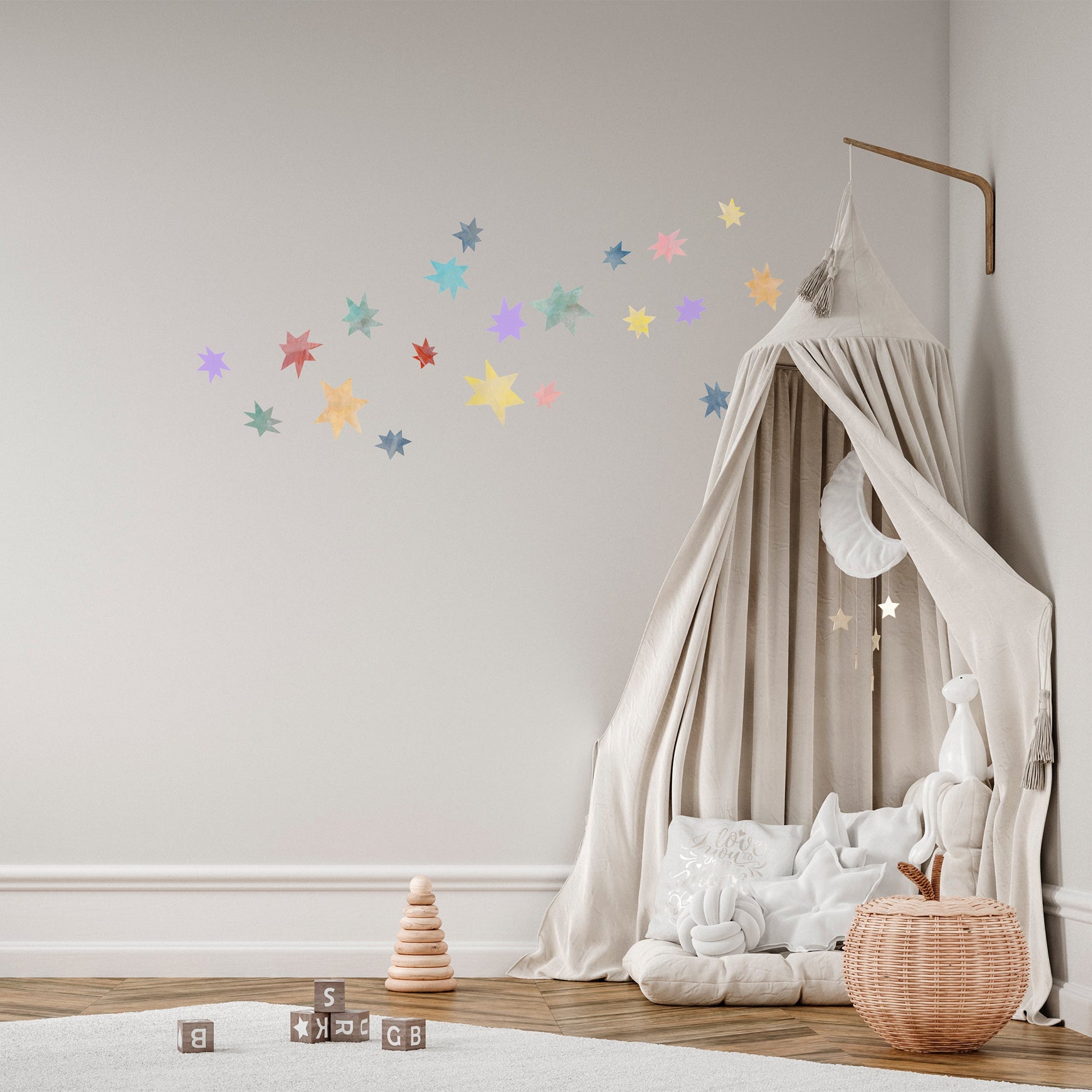 stjerne wallstickers i beige børneværelse