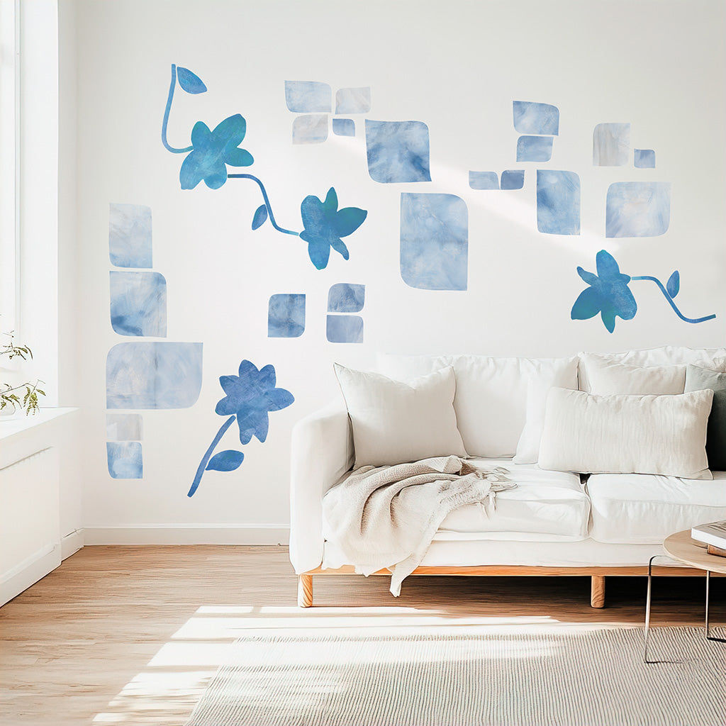 blå vægdekoration i stue