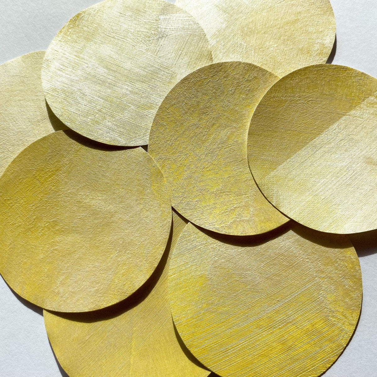 gule prikker wall stickers