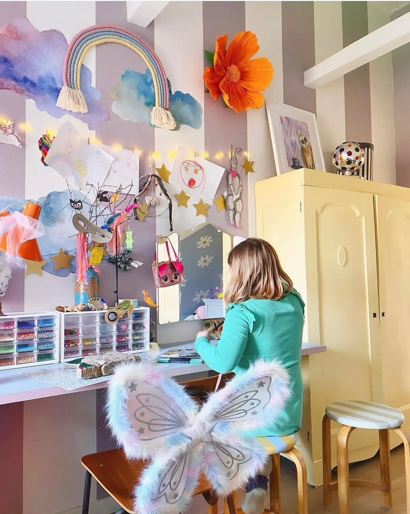 sky walls stickers på kreativt børneværelse