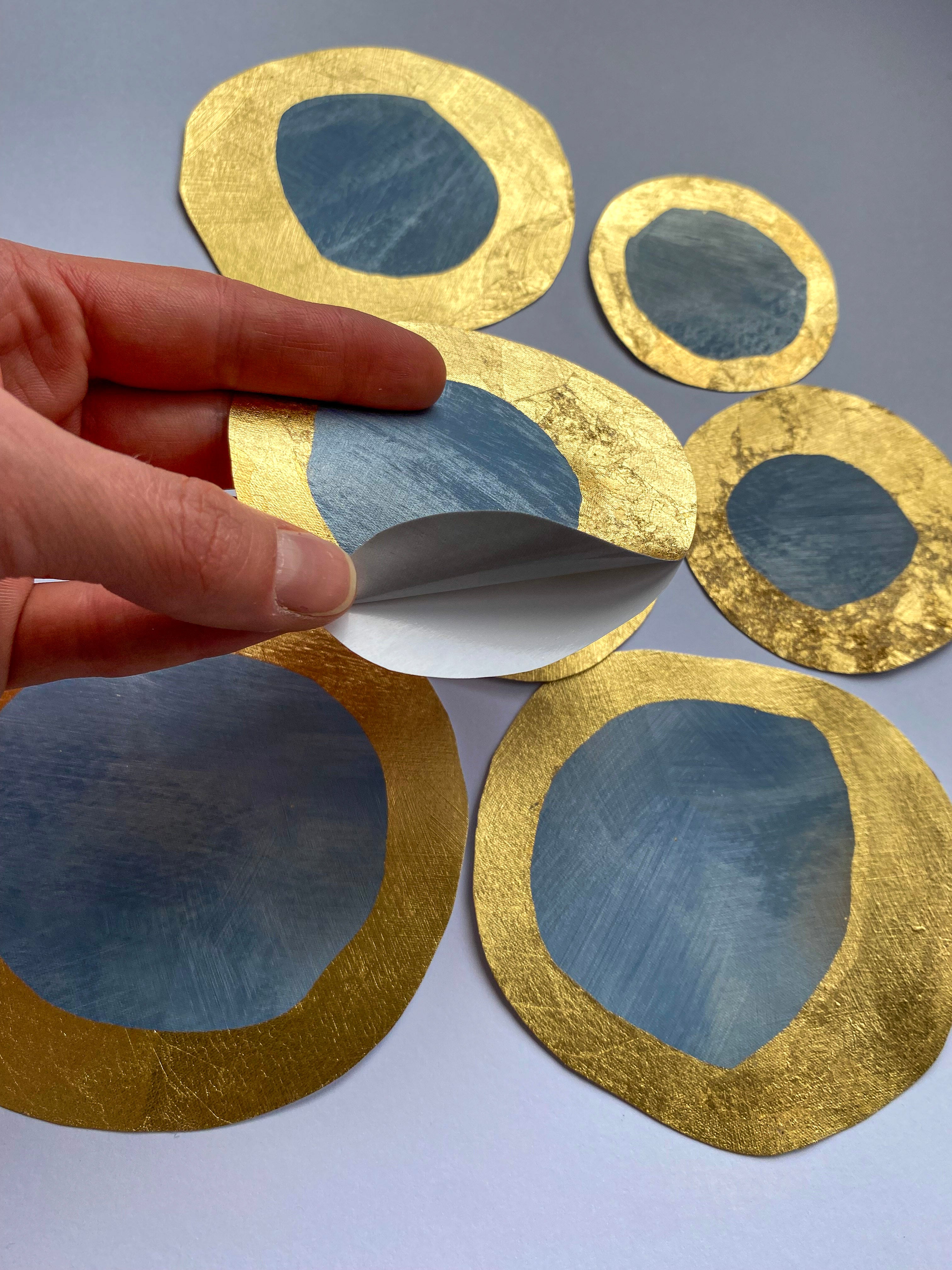 GOLD DOTS