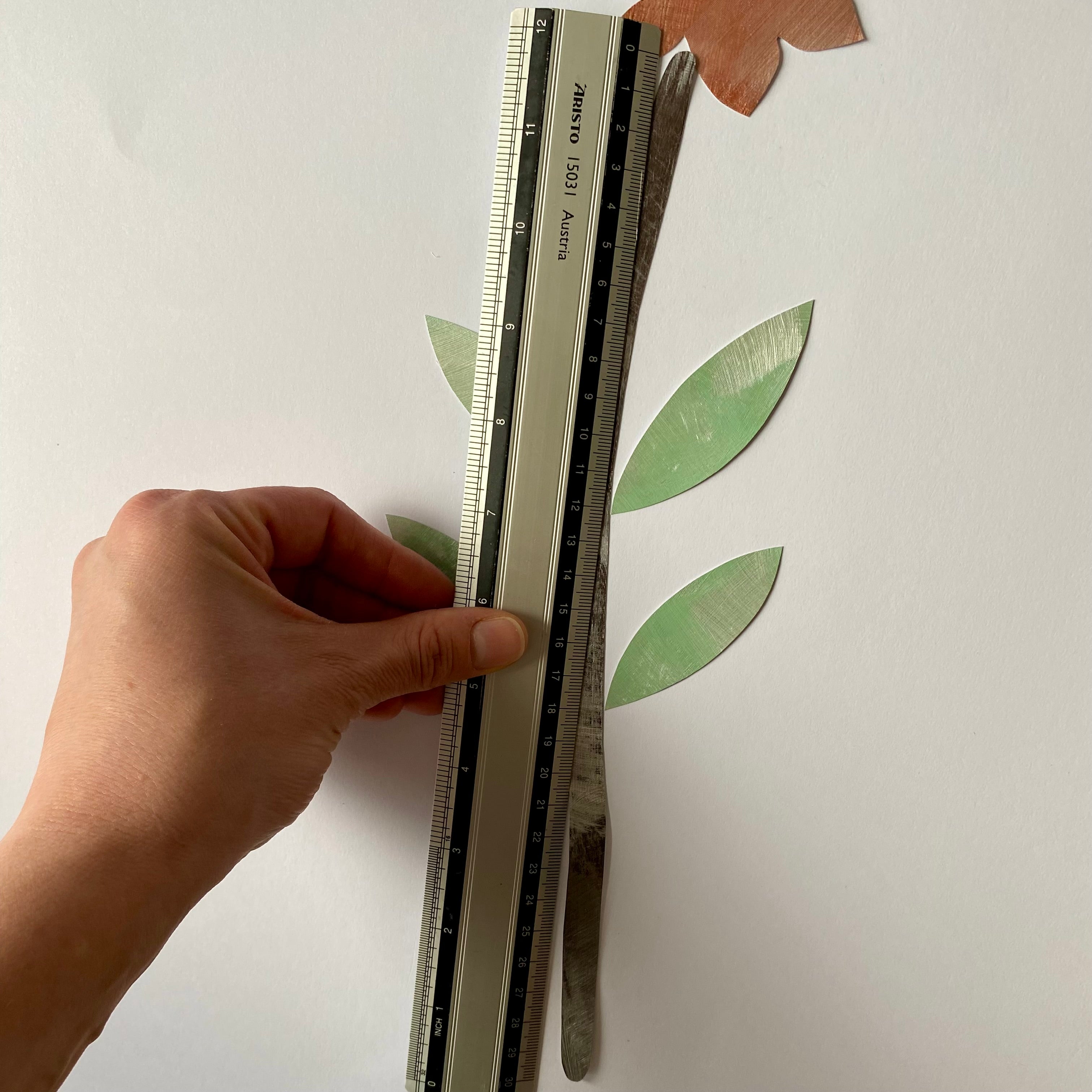 LONG-STEMMED FLOWER wallpaper border