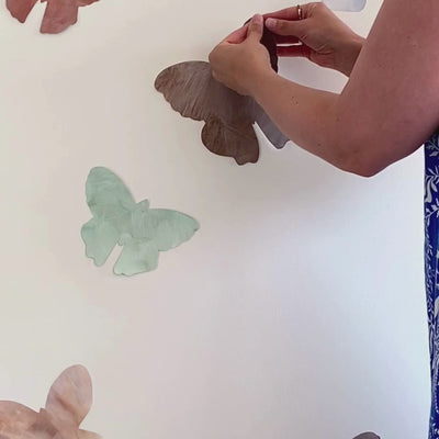 opsætning af wall stickers til børneværelse